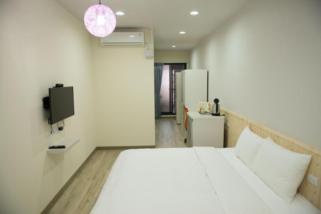 Didi House無人化自助入住#附車位有限須預約 Apartment Tainan Bagian luar foto