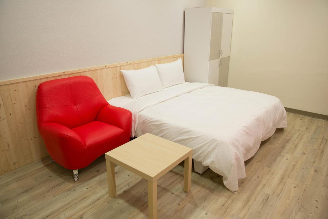 Didi House無人化自助入住#附車位有限須預約 Apartment Tainan Bagian luar foto