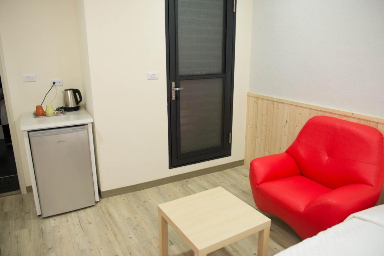 Didi House無人化自助入住#附車位有限須預約 Apartment Tainan Bagian luar foto