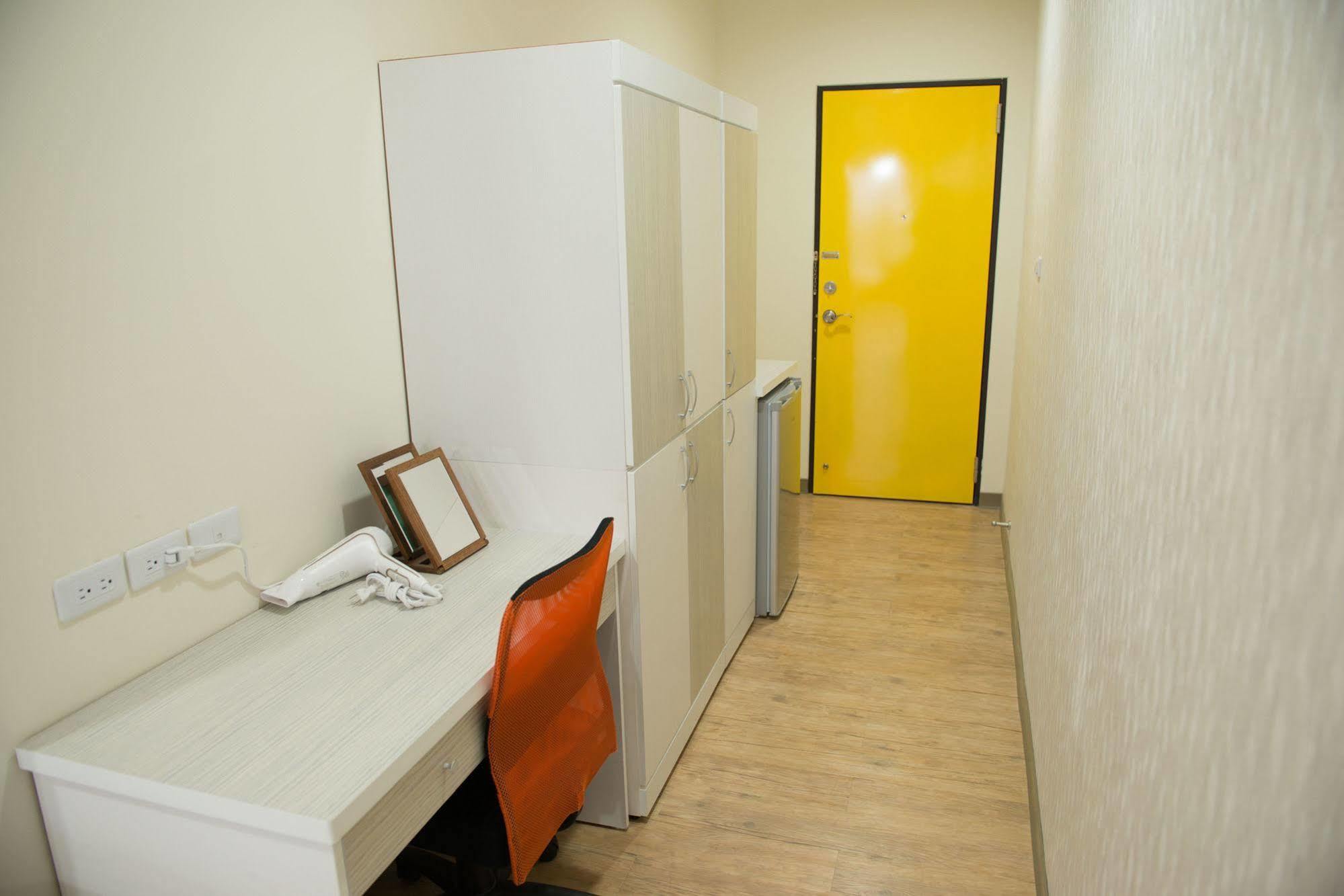 Didi House無人化自助入住#附車位有限須預約 Apartment Tainan Bagian luar foto