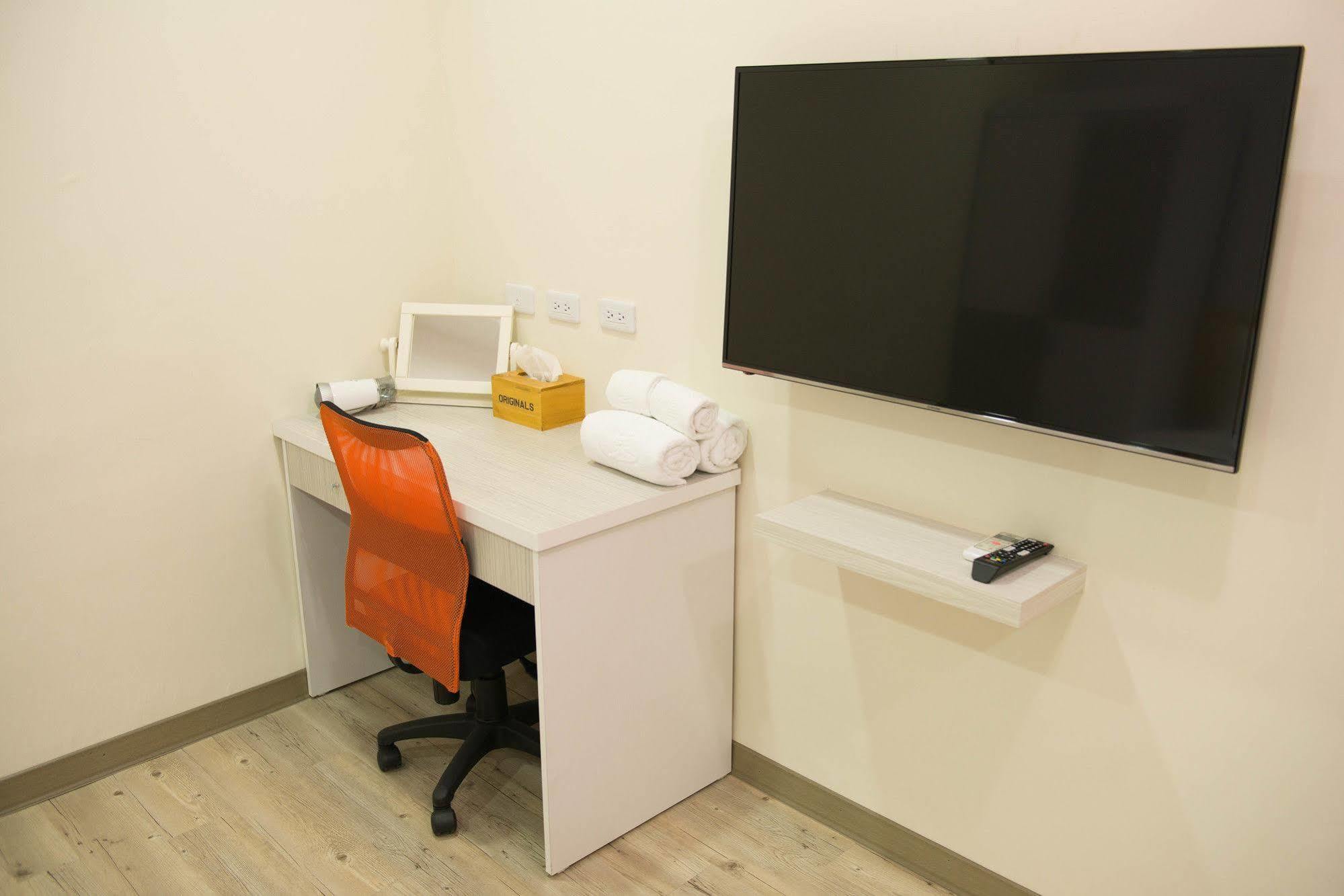 Didi House無人化自助入住#附車位有限須預約 Apartment Tainan Bagian luar foto
