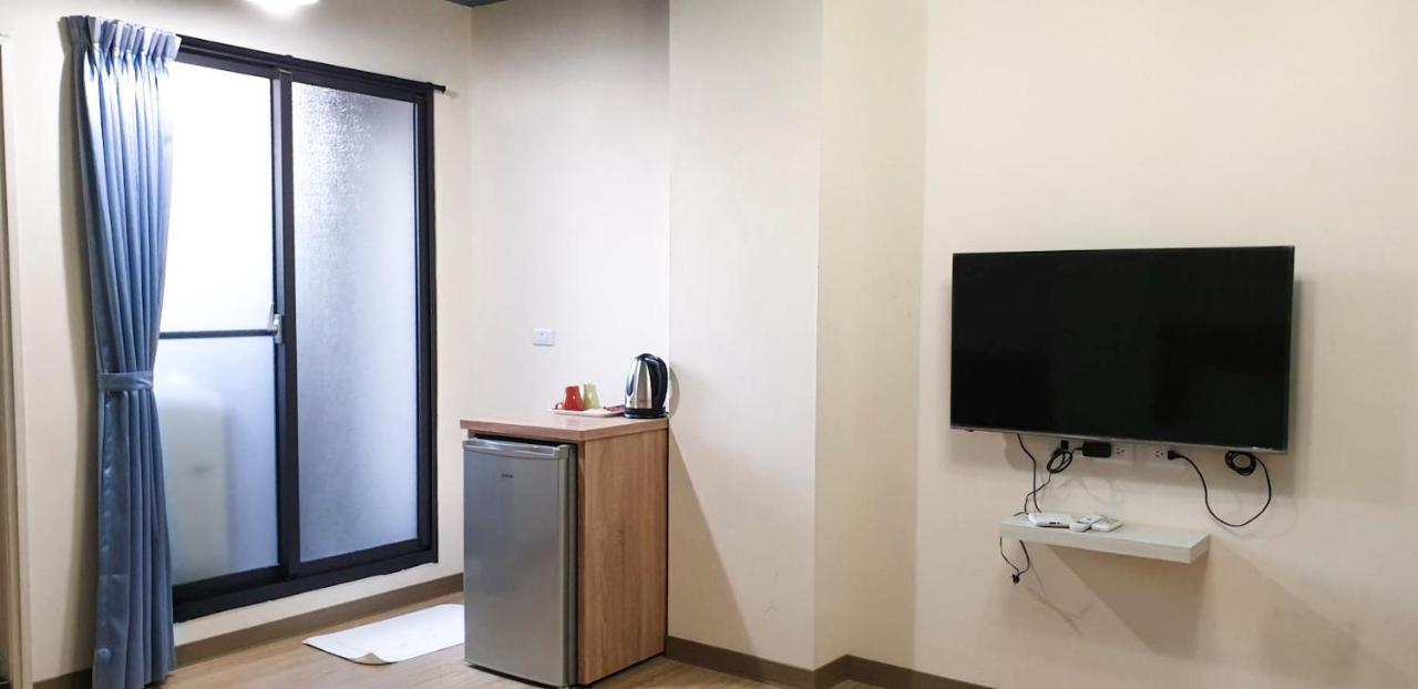 Didi House無人化自助入住#附車位有限須預約 Apartment Tainan Bagian luar foto